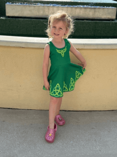 The Celtic Girls DressGirls DressA-line dress,Black and Green Dress,celtic dress,Celtic Knot Dress,cute summer dresses,Girls Celtic Dress,girls dress,Girls Dress for St. Patricks Day,Girls Irish Dress,green dress,infant dresses,Ireland Dance Dress,Irish D